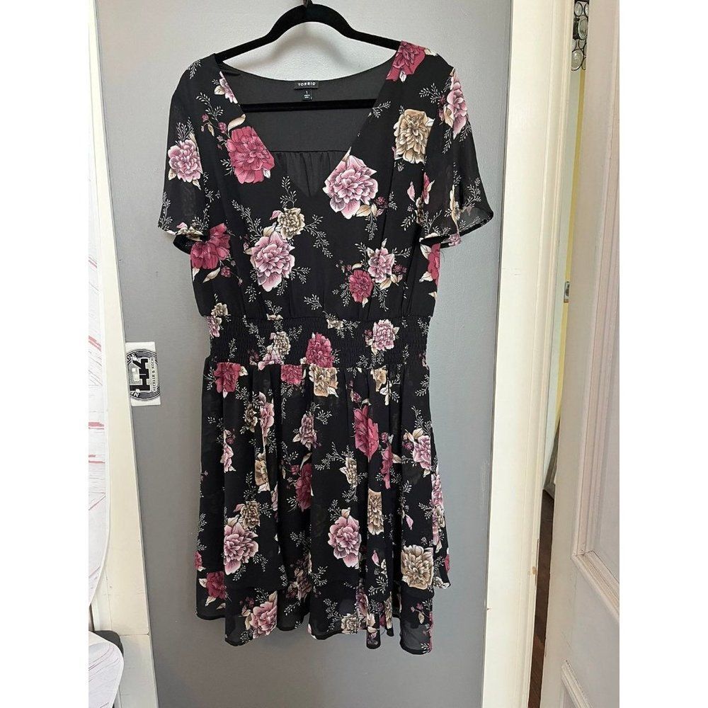 Torrid size 1 black Floral Dress